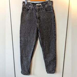 LEVI'S Mom Jeans size 27 IN GREAT USED CONDITION for women acid wash black